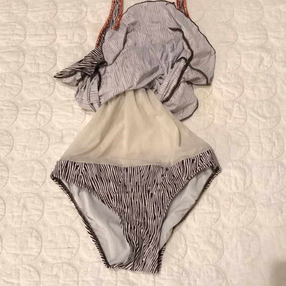 {Kenneth Cole Reaction} Retro Skirt Halter Suit SM - Picture 4 of 8